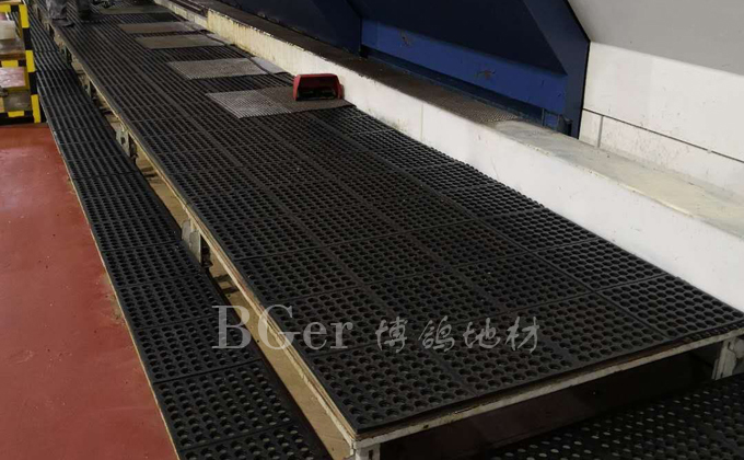 工廠車間地面操作作業(yè)平臺防滑耐磨地墊 廠房車間 防油 防滑地毯地墊